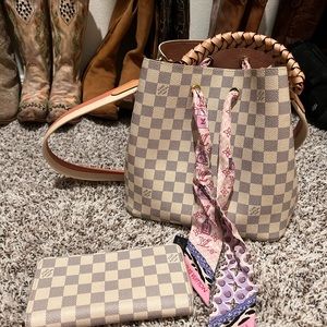 Louis Vuitton Shoulder Bag